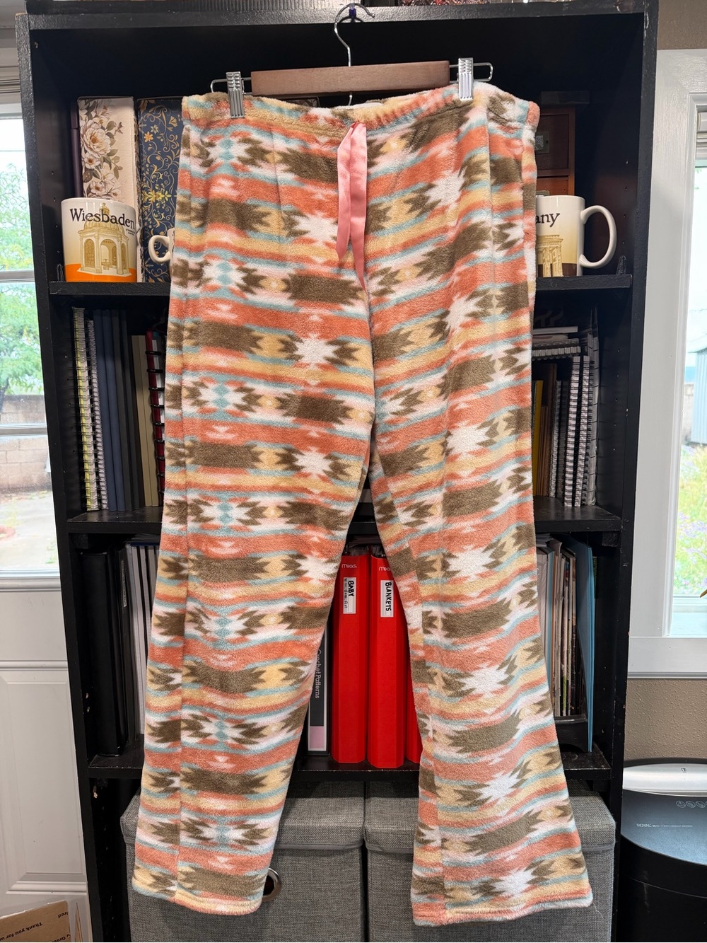 Women's Fleece Patterned Lounge Pants - Pink & Brown